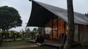 Debbie B en B&B Vol Liefde: liefde, gezin en glamping in Italië