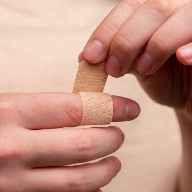 Hamerduim: symptomen, oorzaken en behandeling uitgelegd