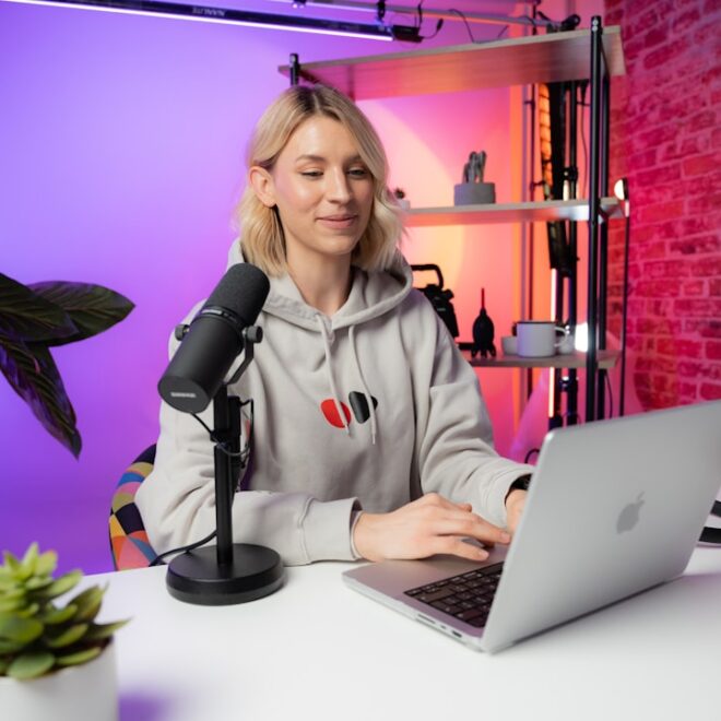 Mdemma, bekend onder haar echte naam Emma Schurink