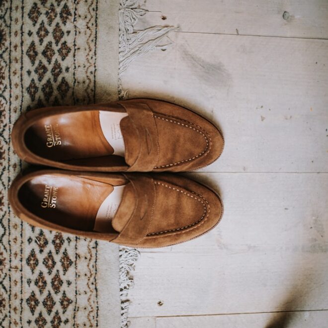 Suede schoenen schoonmaken: complete verzorgingstips