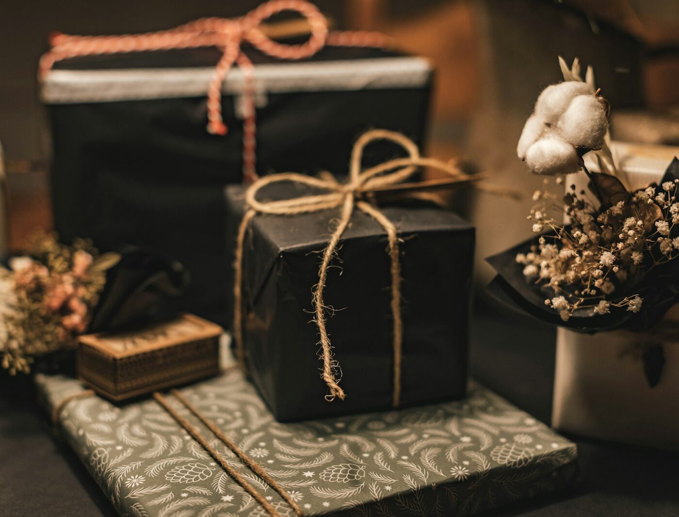 Cadeaudoos op bloementextiel