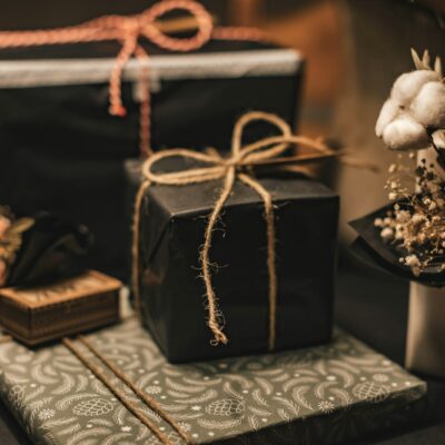 Cadeaudoos op bloementextiel