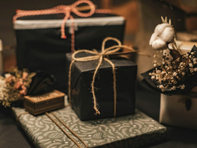 Cadeaudoos op bloementextiel