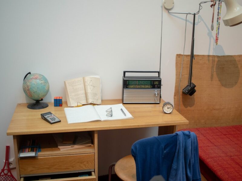 Studentenkamer met bureau