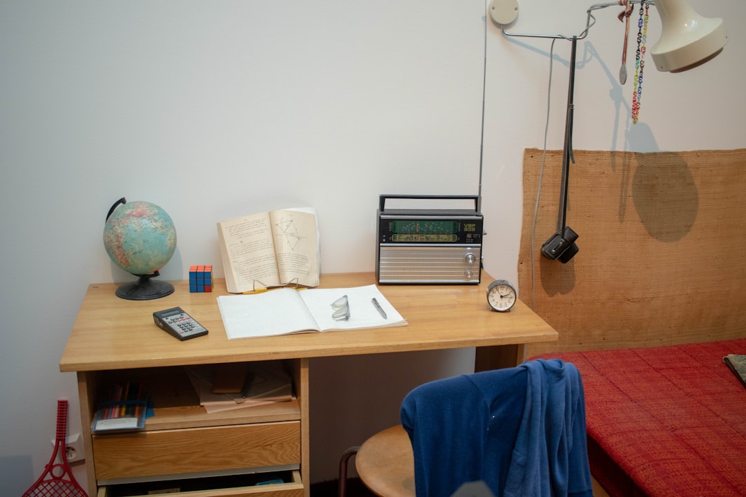 Studentenkamer met bureau