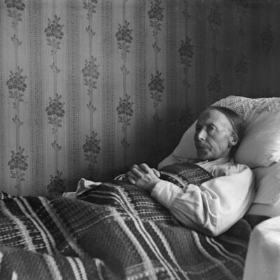 Slaapkamer met een comfortabel bed