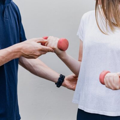 Oefeningen tijdens een fysiotherapiebehandeling