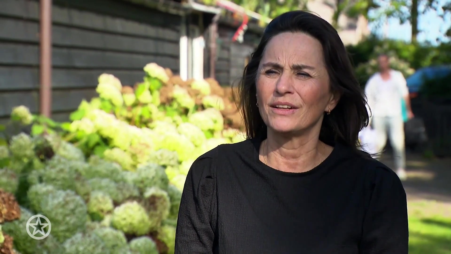 Jet de Nijs tijdens een interview met Shownieuws