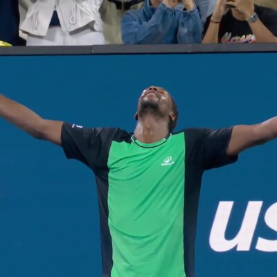 Gaël Monfils spreidt zijn armen na een gewonnen punt op de US Open van 2026