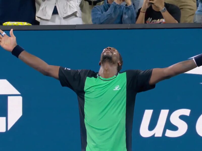 Gaël Monfils spreidt zijn armen na een gewonnen punt op de US Open van 2026