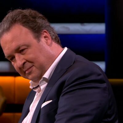 Sven Kockelmann als gast aan tafel bij Op1