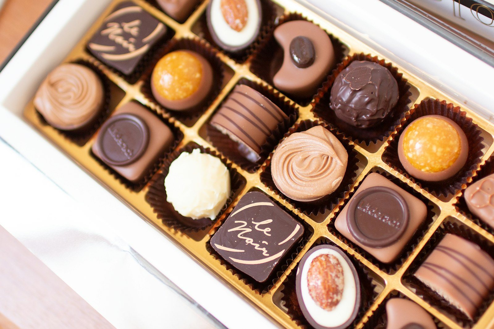 Doos met luxe bonbons als bedankje voor personeel