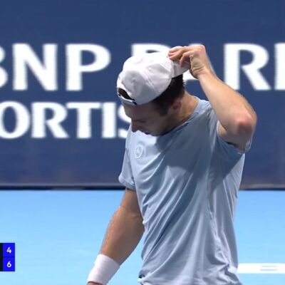 Tallon Griekspoor met zijn pet in de hand tijdens de finale van het ATP-toernooi van Brussel 2026