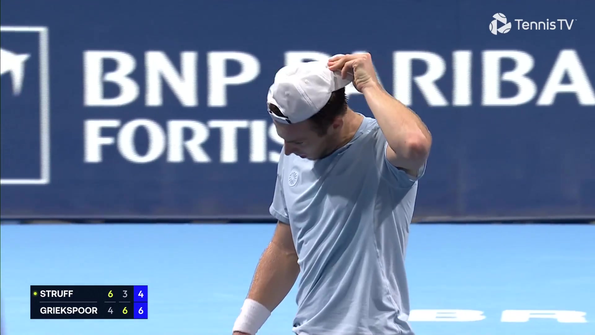 Tallon Griekspoor met zijn pet in de hand tijdens de finale van het ATP-toernooi van Brussel 2026