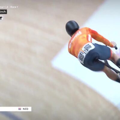 Harrie Lavreysen in de oranje trui in de finale van de sprint op het WK baanwielrennen 2026