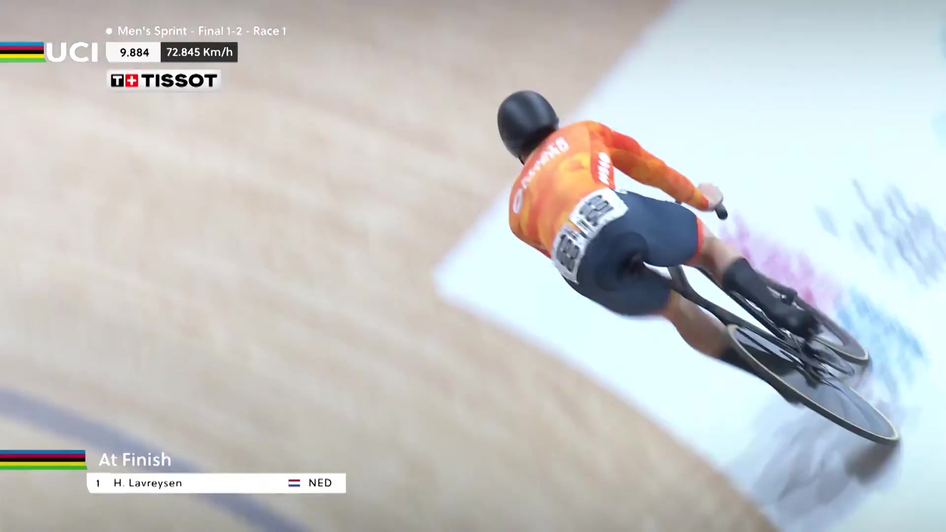 Harrie Lavreysen in de oranje trui in de finale van de sprint op het WK baanwielrennen 2026
